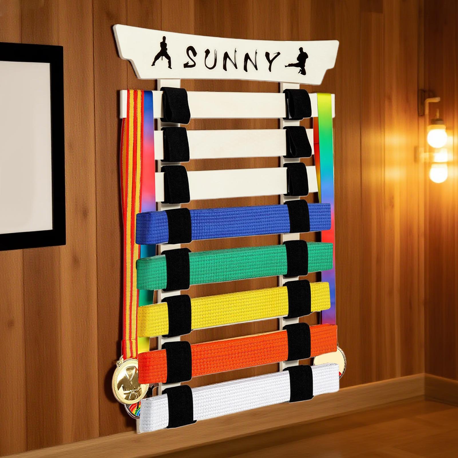 Stojak na pasy karate Organize – Sports Equipment Organizer Rack recenzja i cena